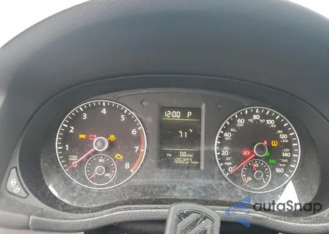 2013 Volkswagen Passat S z USA, uszkodzony, nr VIN 1VWAP7A30DC053140